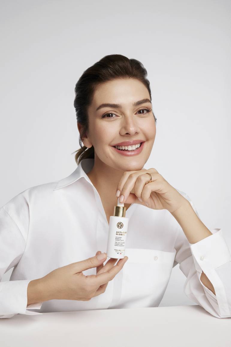 Bergüzar Korel, Yves Rocher reklam yüzü oldu.
