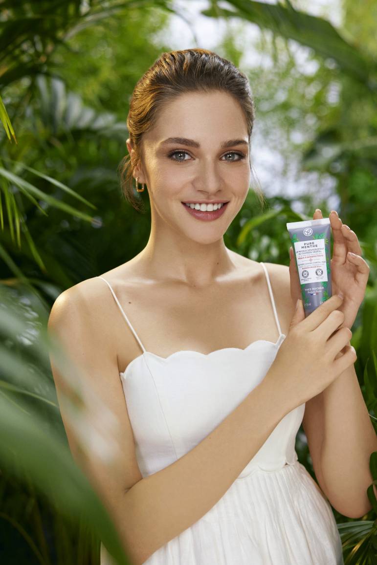 Miray Daner, Yves Rocher reklam yüzü oldu.